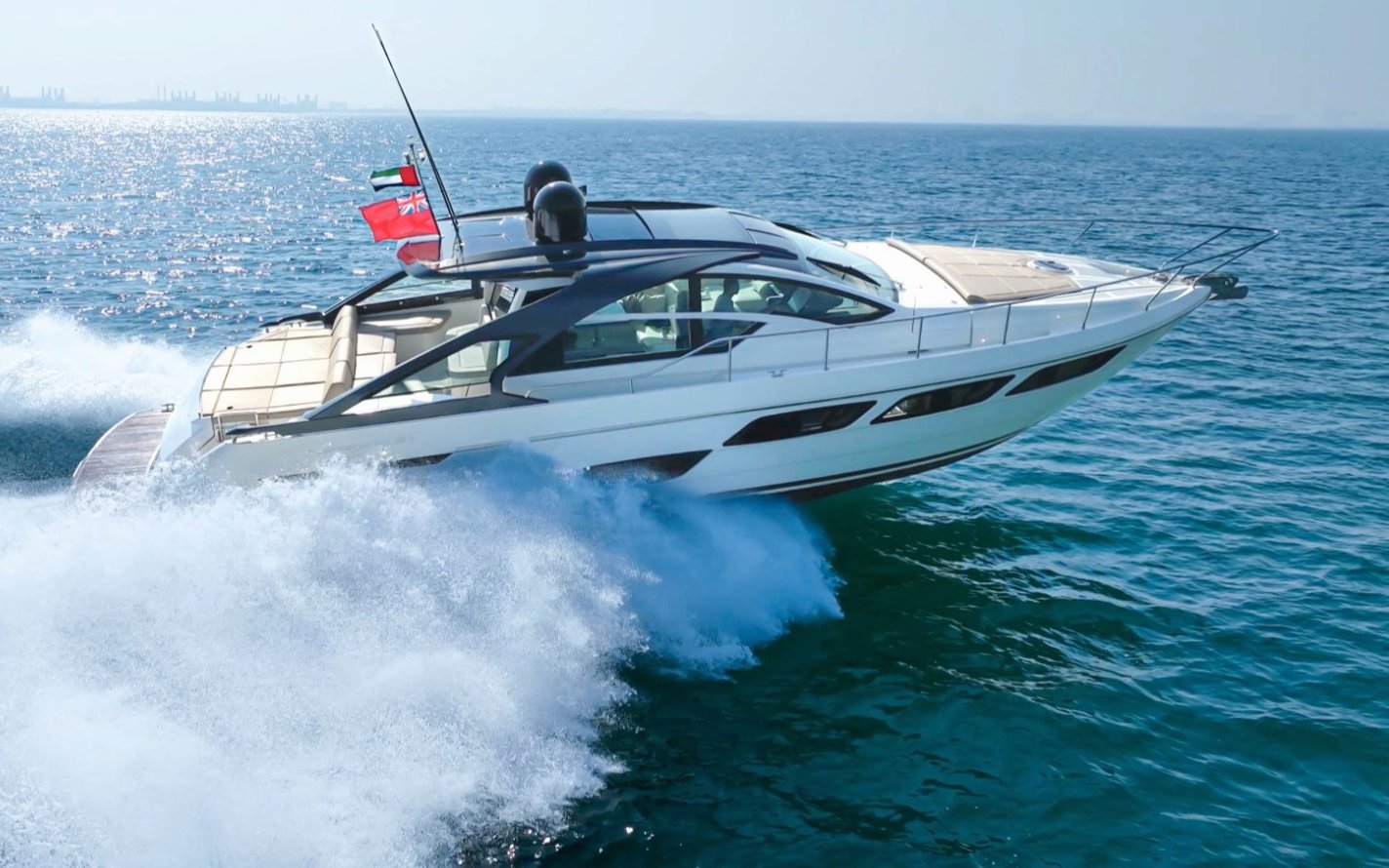 Pershing 5X Pearl White, 52 ft
