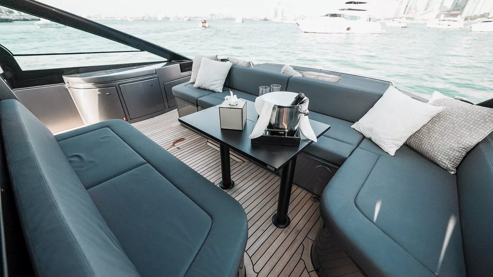 Pershing 5X Shark Grey, photo 9