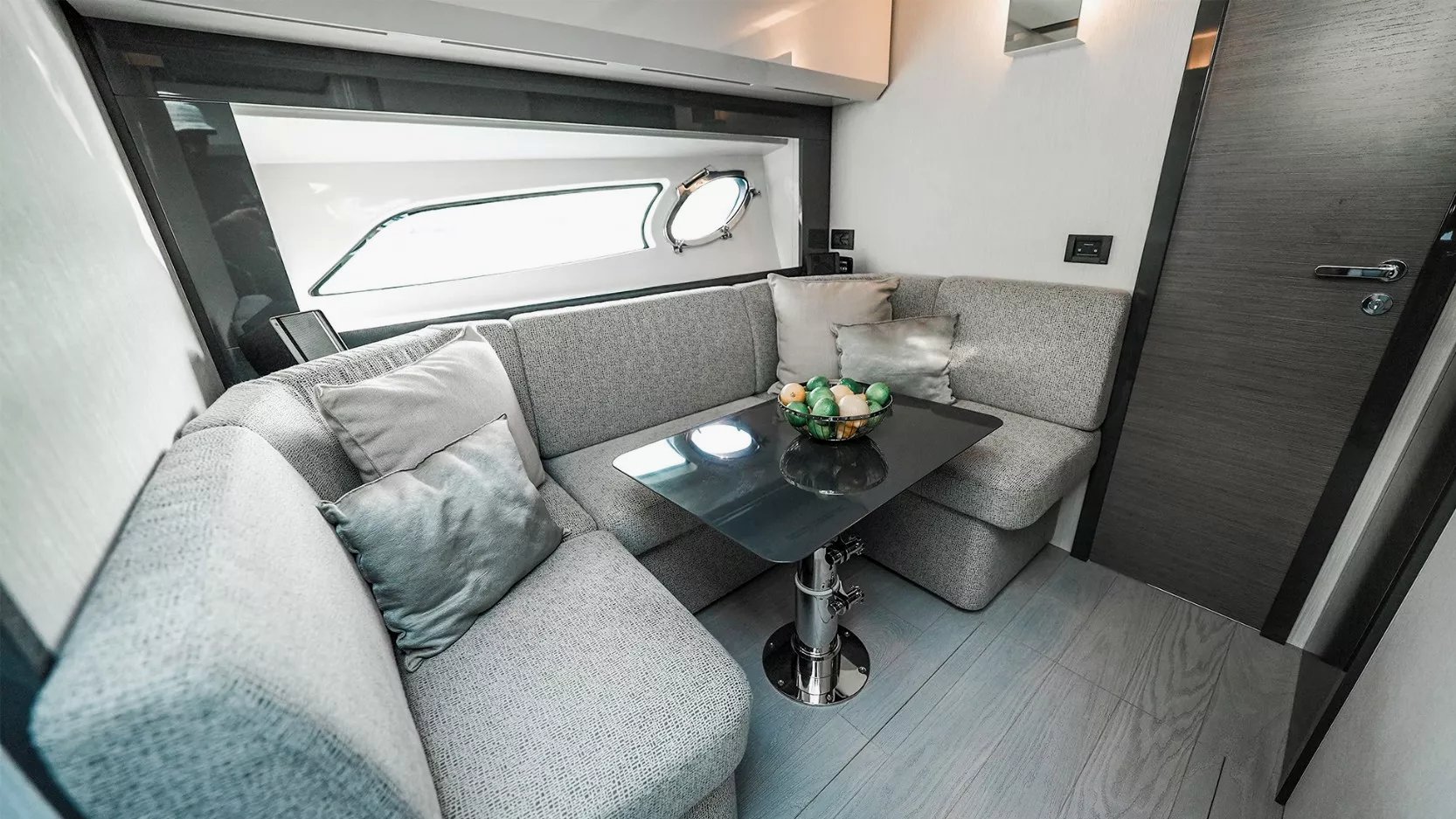 Pershing 5X Shark Grey, photo 2