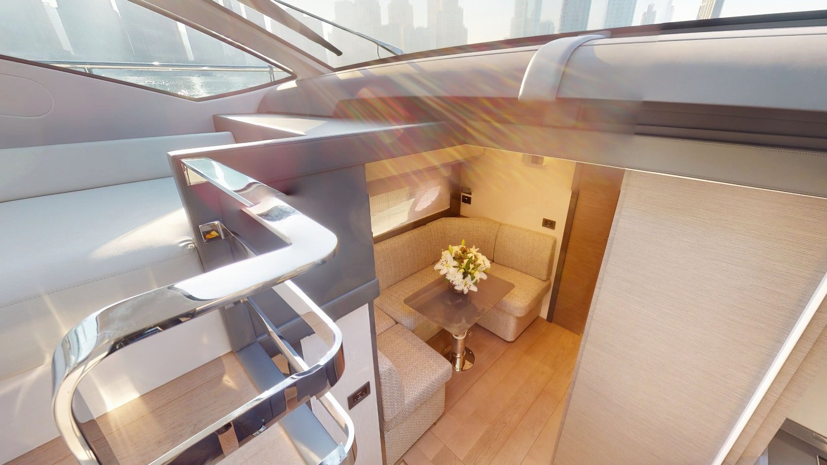 Pershing 5X Pearl White, photo 10