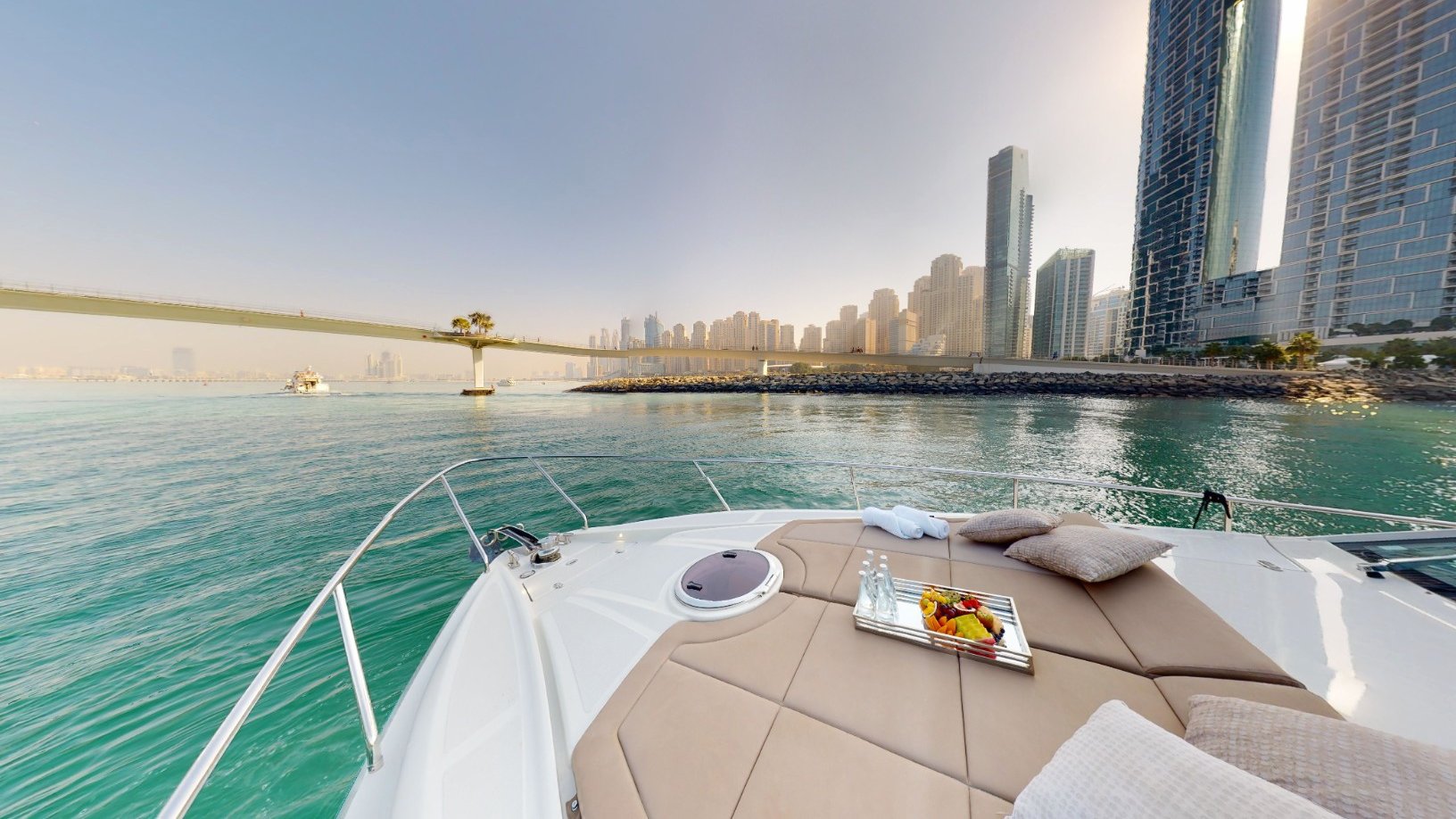 Pershing 5X Pearl White, photo 12