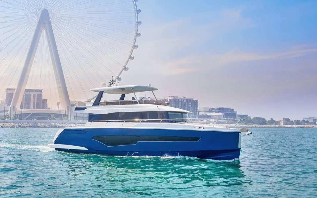 Sky Walker Taka Blue, 62 ft