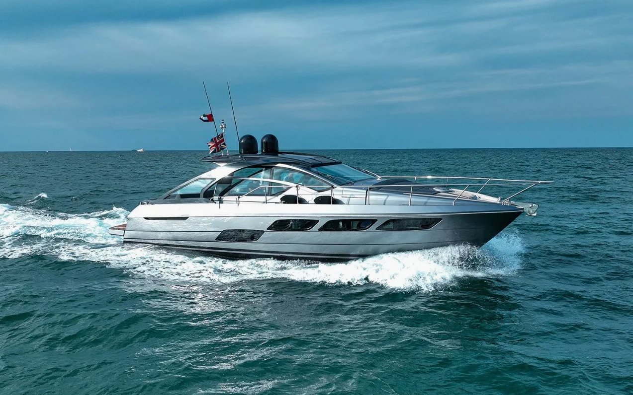 Pershing 5X Shark Grey, 52 ft