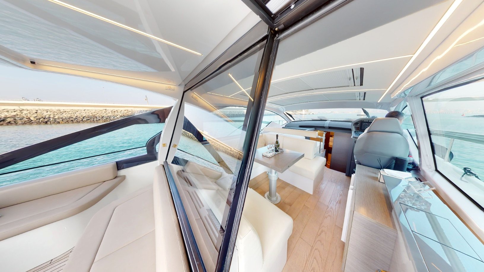 Pershing 5X Pearl White, photo 7